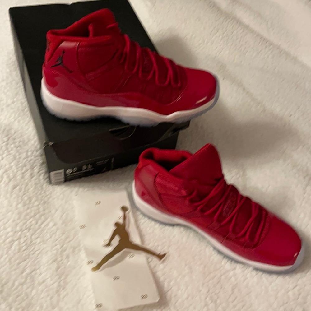 NIB Air Jordan 11 Retro BG Youth Size 6.5 Gym Red Sneaker